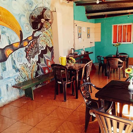 Hostel Loli Puerto Iguazu Bagian luar foto