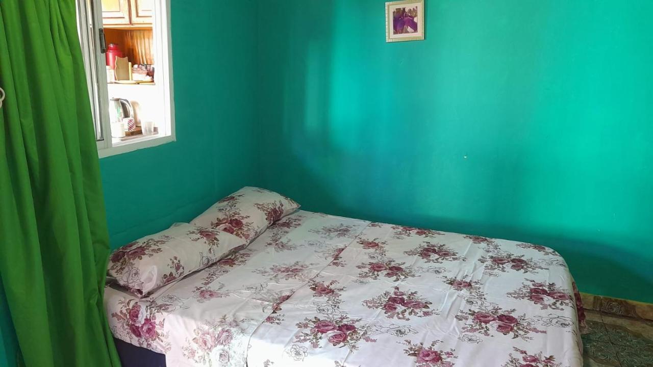 Hostel Loli Puerto Iguazu Bagian luar foto