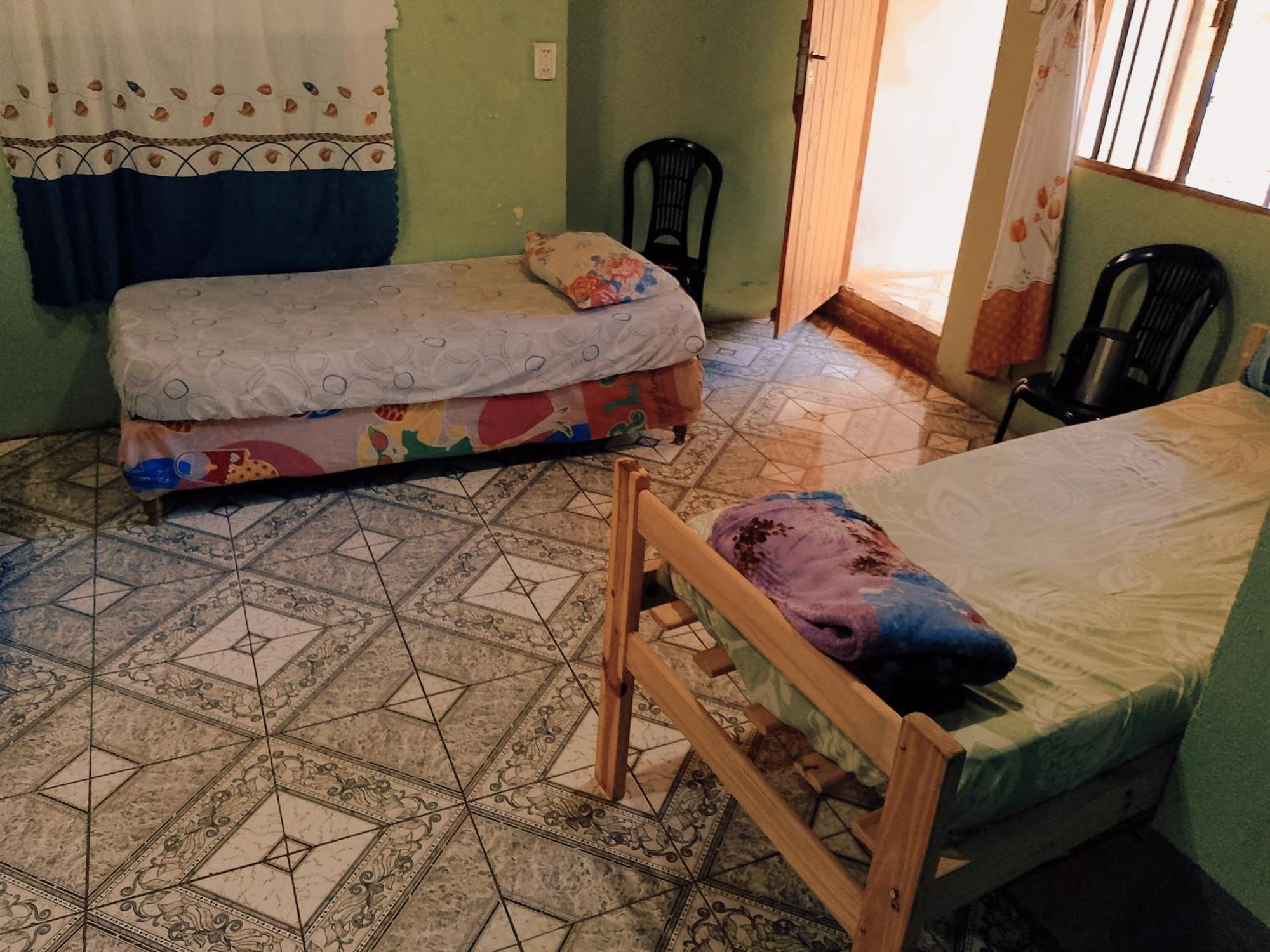 Hostel Loli Puerto Iguazu Bagian luar foto